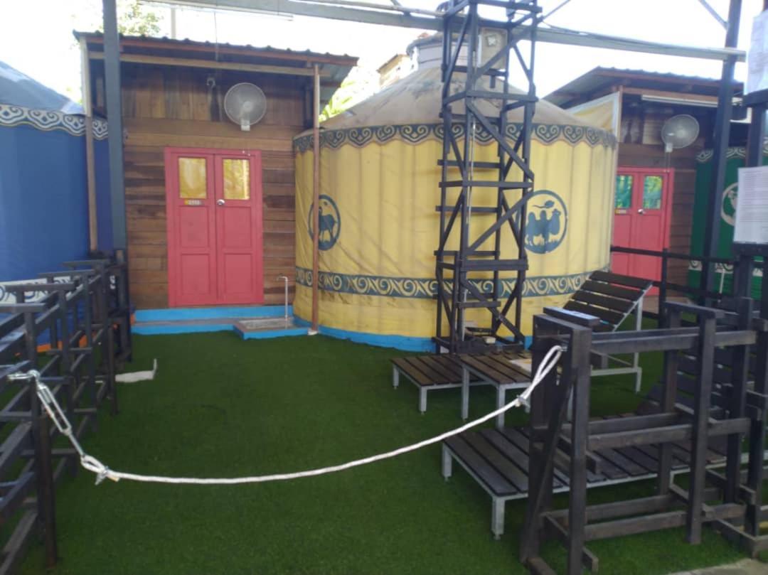 Rick Resort Teluk Intan Esterno foto