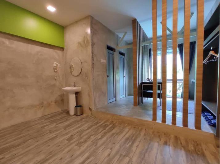 Rick Resort Teluk Intan Esterno foto