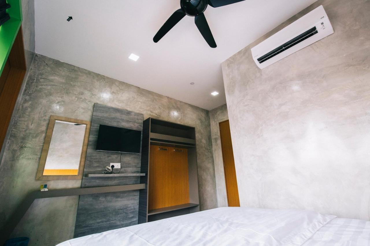 Rick Resort Teluk Intan Esterno foto