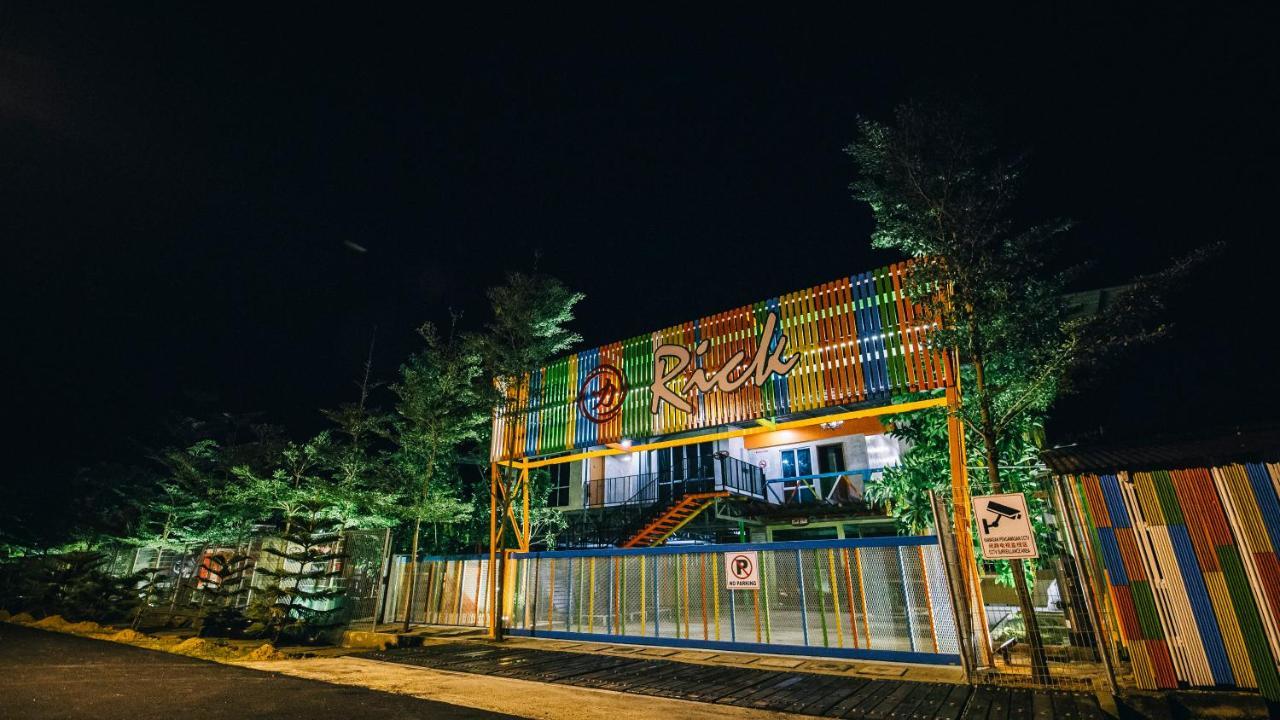 Rick Resort Teluk Intan Esterno foto